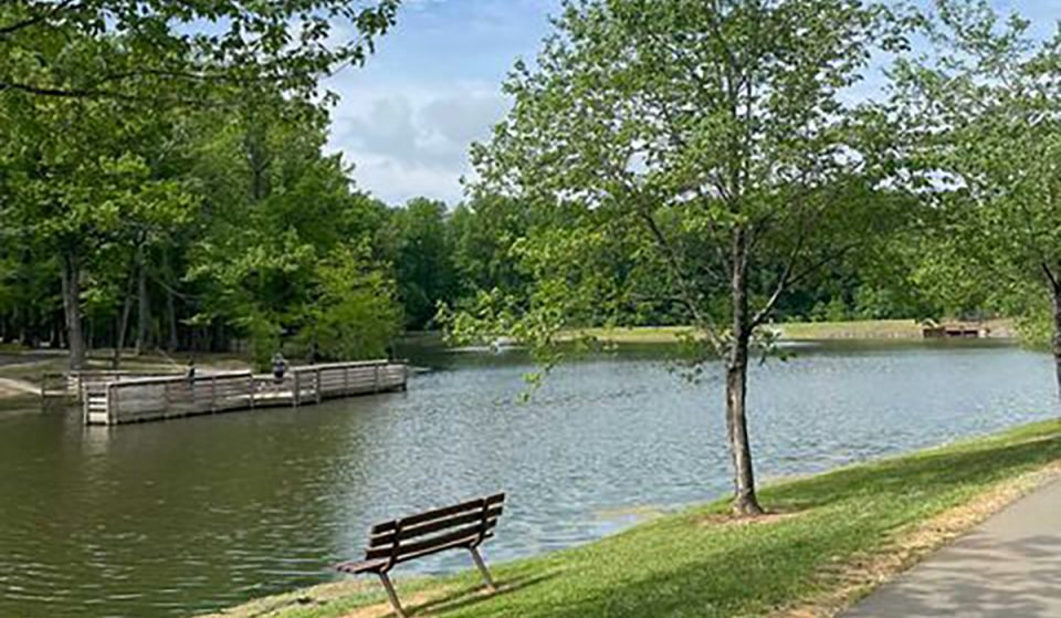 6 Of The Prettiest Parks to Picnic And Play At This Spring in Charlotte