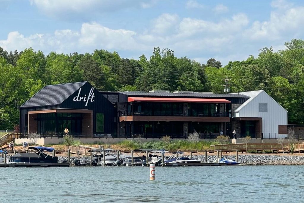 There’s A New Waterfront Restaurant Just A 30 Minute Drive From Charlotte