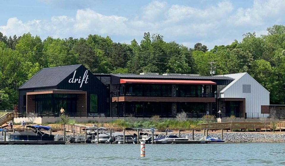 There’s A New Waterfront Restaurant Just A 30 Minute Drive From Charlotte
